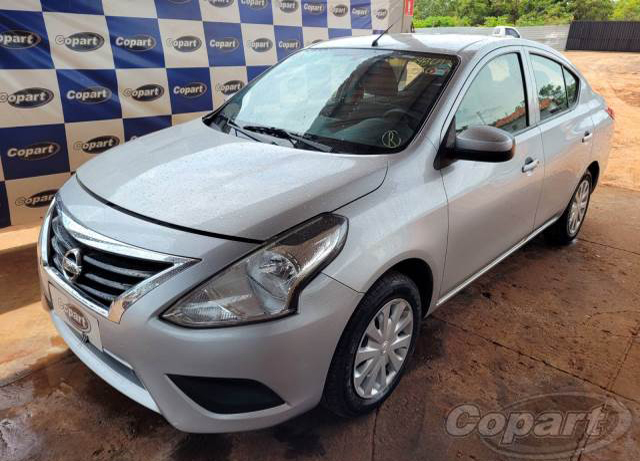 NISSAN VERSA 1.0 17/17